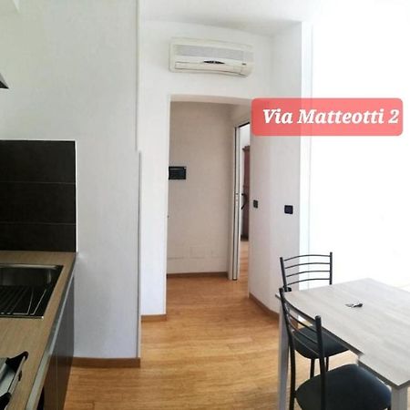 Via Matteotti & Via Carracci Apartments Bologna Exteriör bild